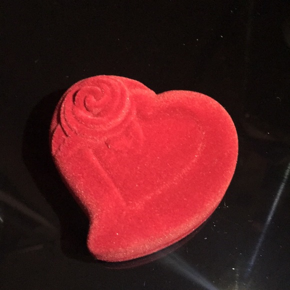 Earings - Picture 2 of 2